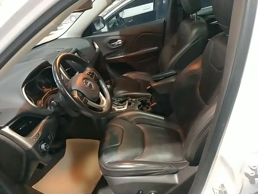 Jeep Cherokee 2018 2017 2.4L Professional Smart Edition