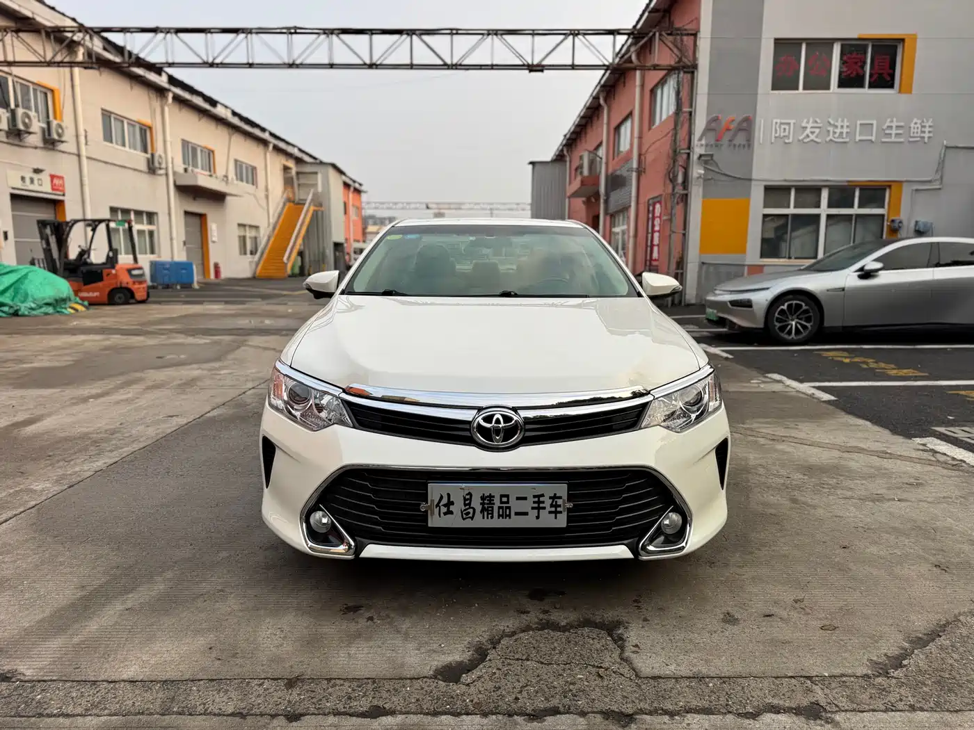 Toyota Camry 2016 2.0G 10th Anniversary Leading Edition фото 2