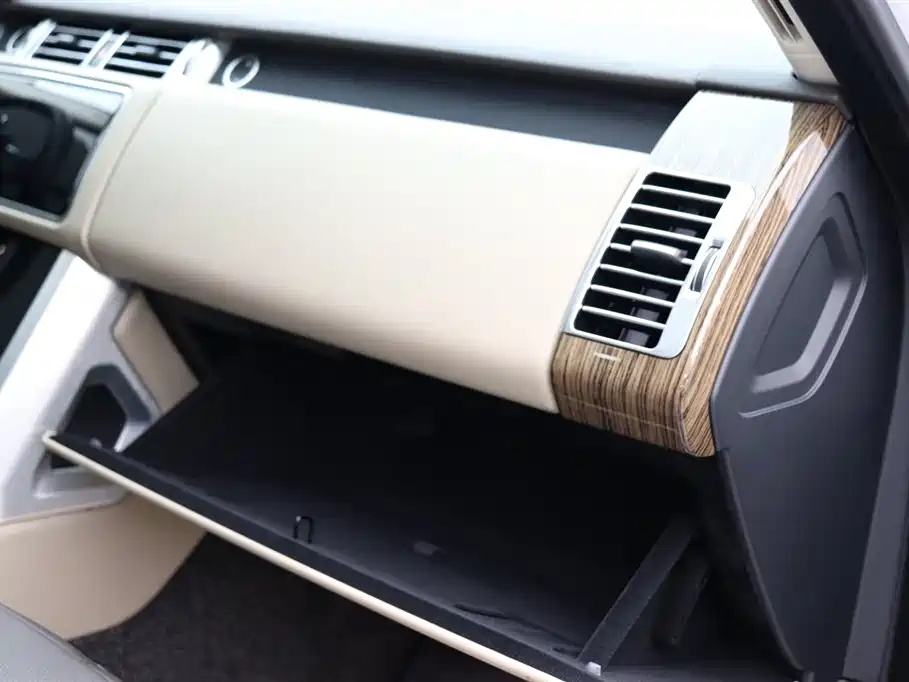 Land Rover Range Rover 2019 3.0 SC V6 Heritage Extended Edition фото 30