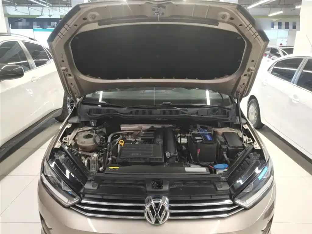 Volkswagen Golf Sportsvan 2018 230TSI Automatic Luxury фото 20