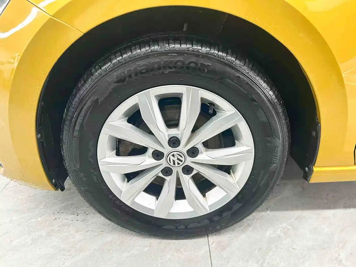 Volkswagen Polo 2019 Plus 1.5L Automatic Colorful Tech Edition фото 21