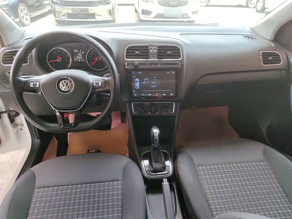 Volkswagen Polo 2018 1.5L Auto Comfort фото 10
