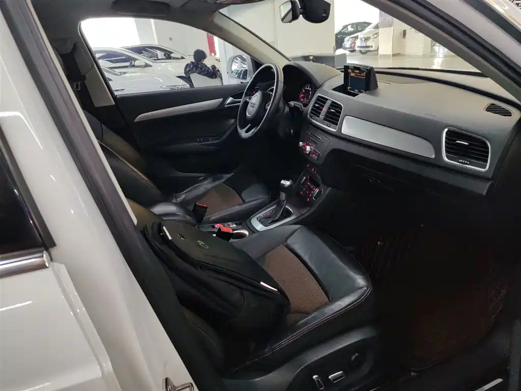 Audi Q3 2018 30th Anniversary Edition 35 TFSI Fashion фото 25