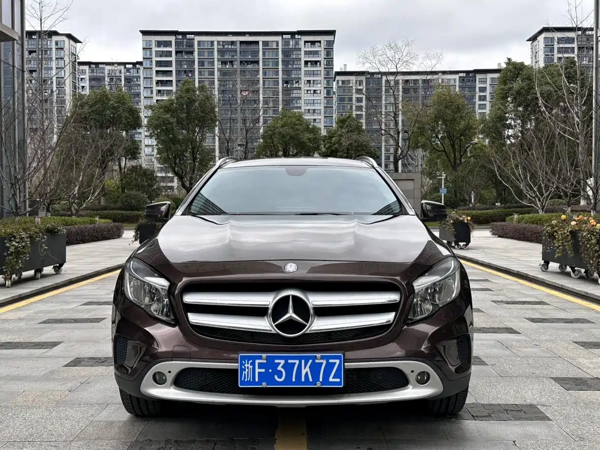 Mercedes-Benz GLA 2015 GLA 200 Dynamic фото 2