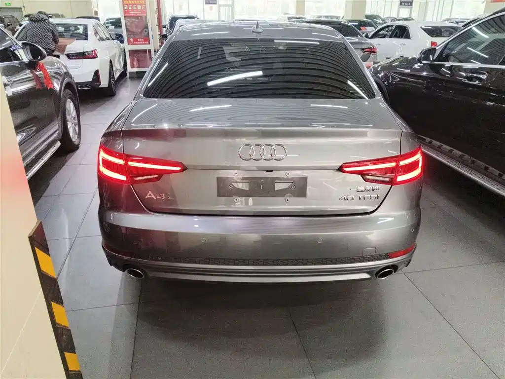 Audi A4L 2018 30th Anniversary 40 TFSI Fashion фото 4
