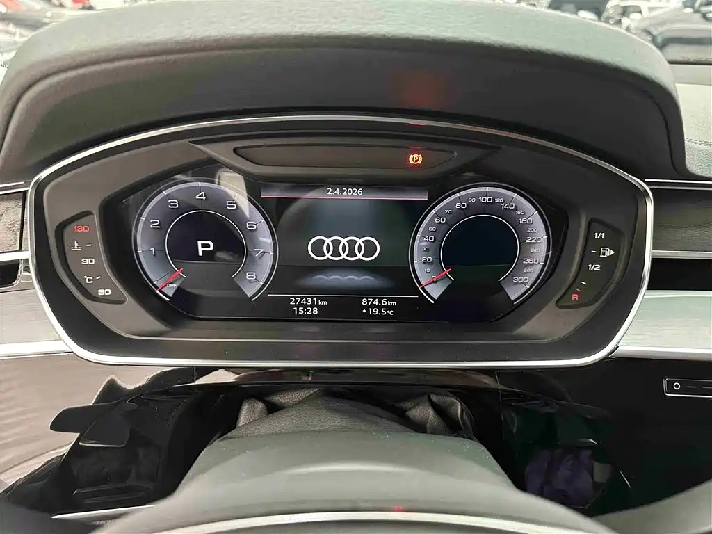 AUDI A8