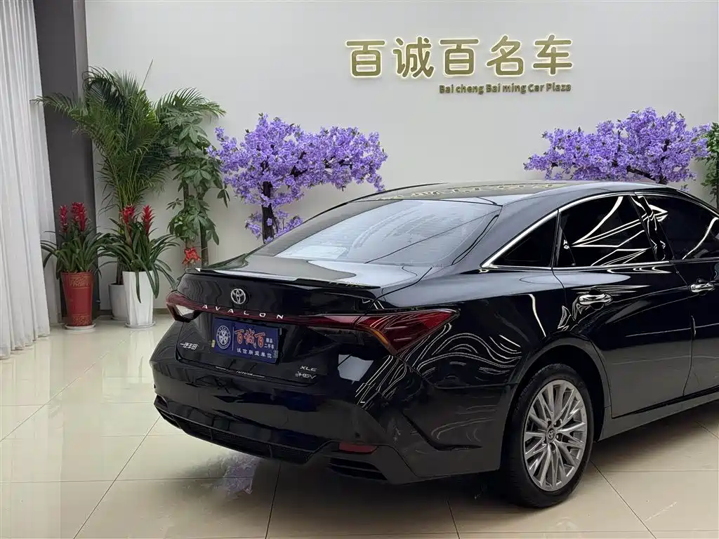 Toyota Avalon 2024 Model Hybrid 2.5L XLE Prestige Edition фото 9