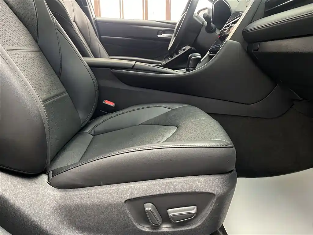 Toyota Avalon 2022 2.0L Luxury Edition фото 4