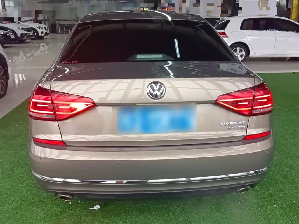 Volkswagen Passat 2016 330TSI DSG Honor Edition фото 6