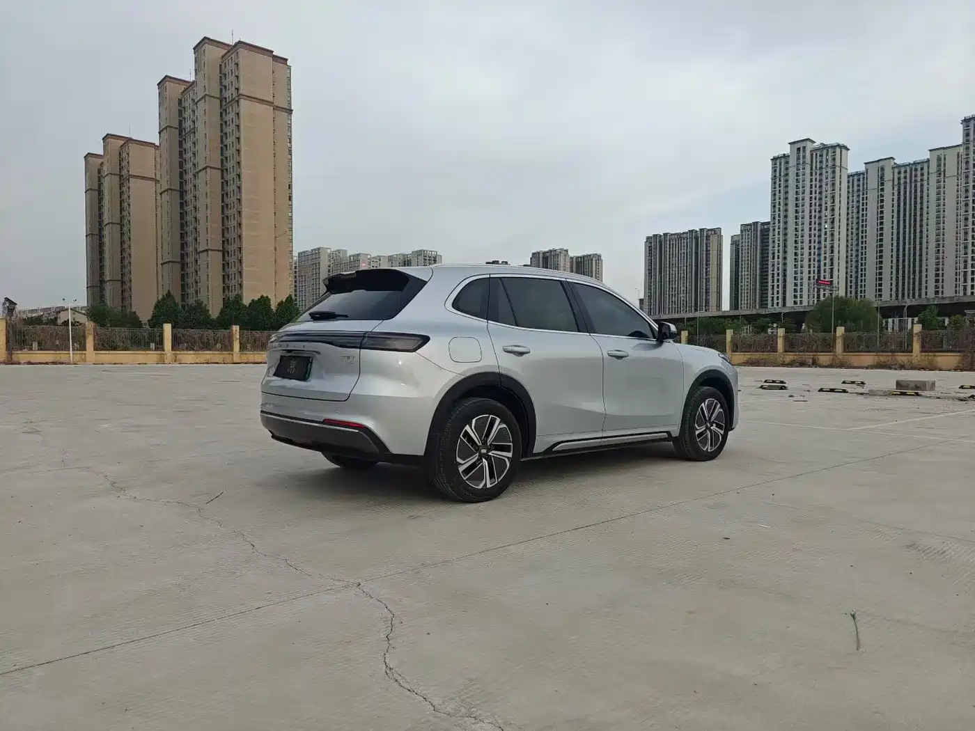 Geely Galaxy Galaxy Starship 7 EM-i 2025 Model 120km Voyage+ Edition фото 4