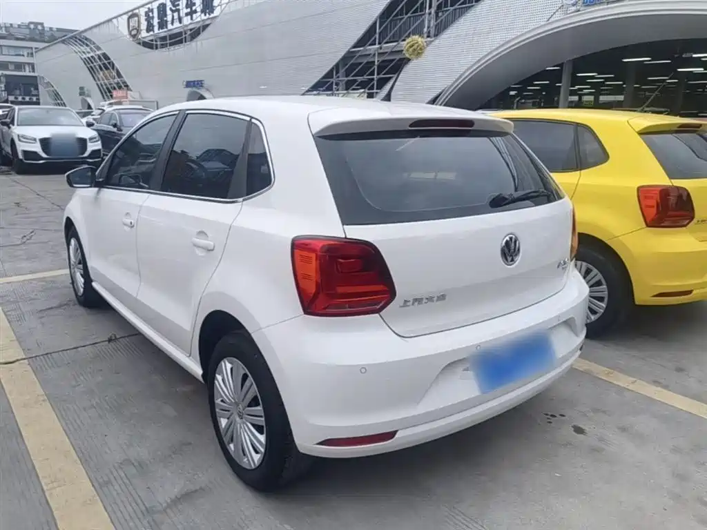 Volkswagen Polo 2016 1.6L Automatic Comfort фото 5