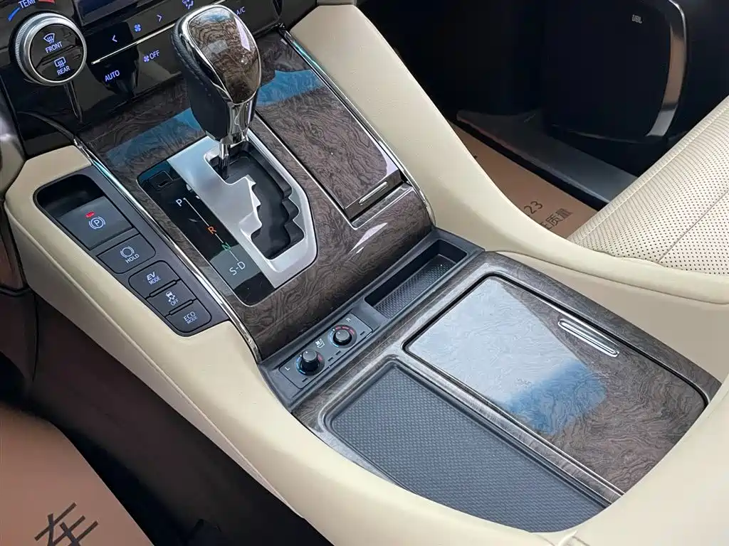 Toyota Alphard 2023 Dual Hybrid 2.5L Ultimate Gold Edition фото 26