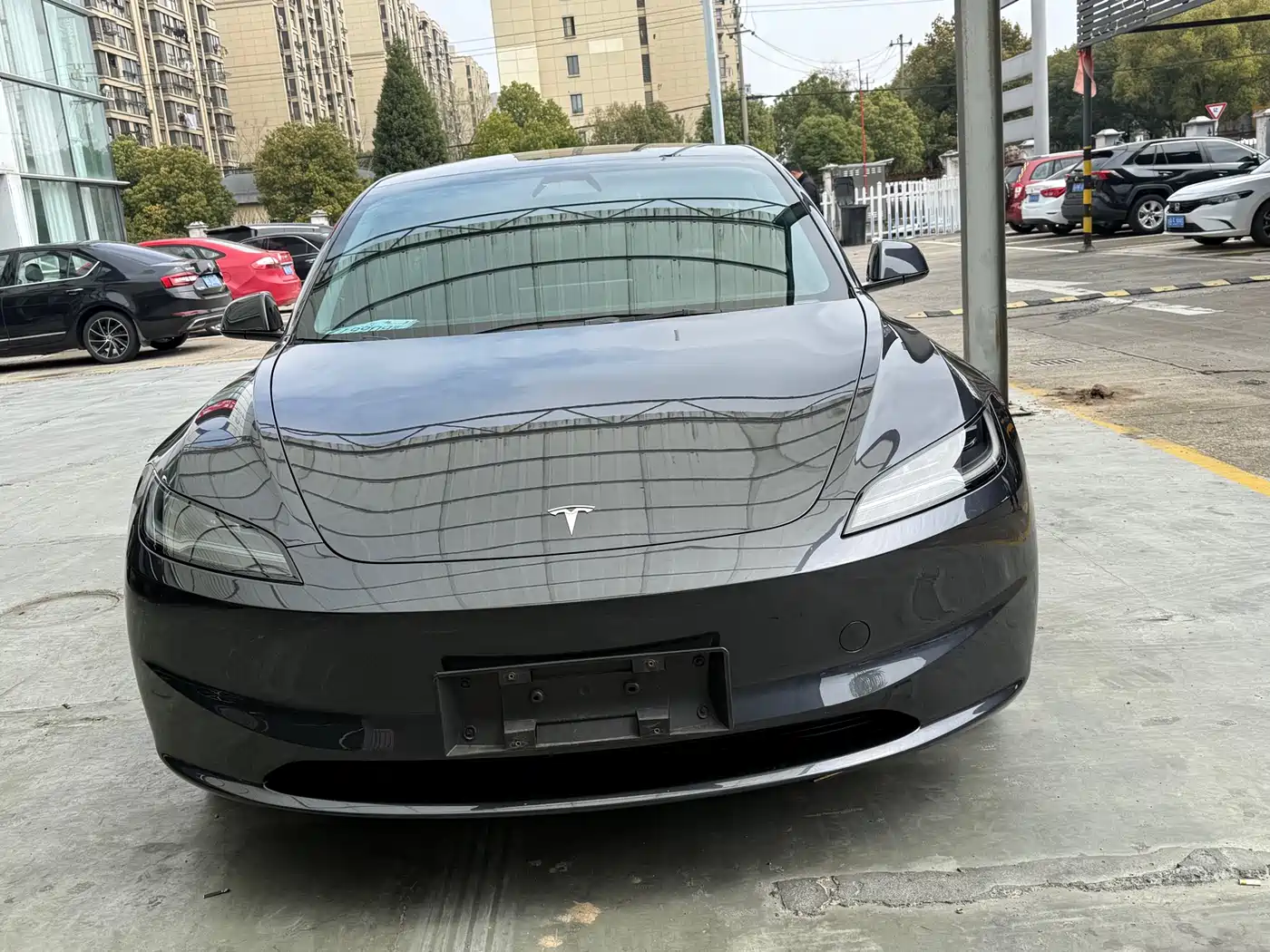 TESLA MODEL 3