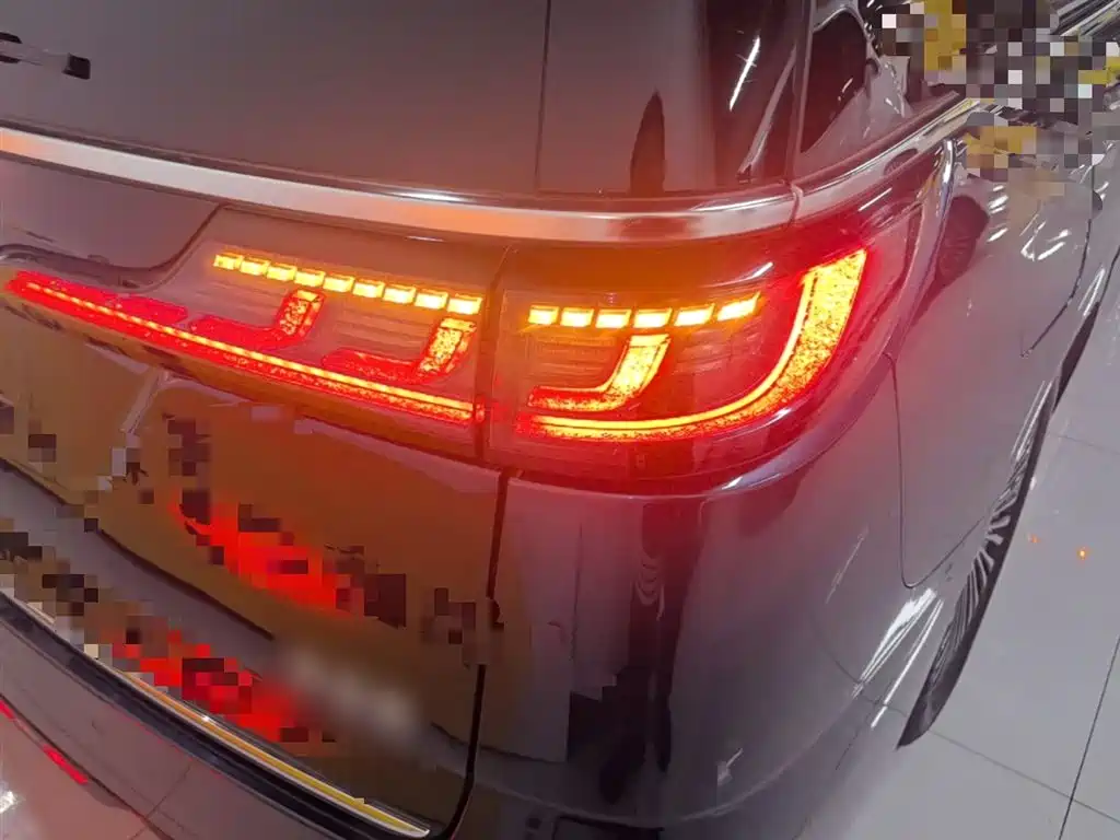 Voyah Auto Voyah Dreamer 2025 PHEV AWD Flagship Kunpeng Edition фото 8