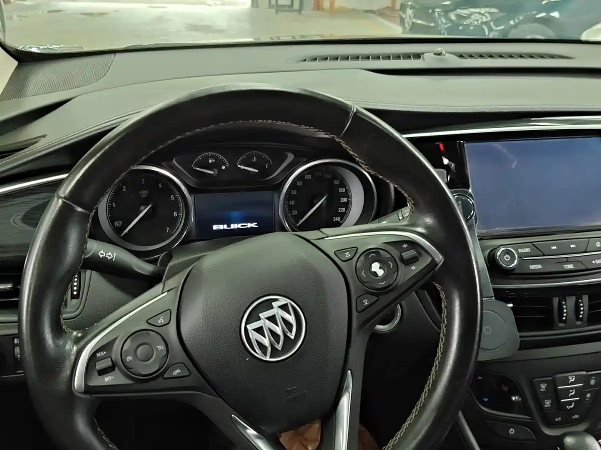 Фото 12 - Buick Envision Plus