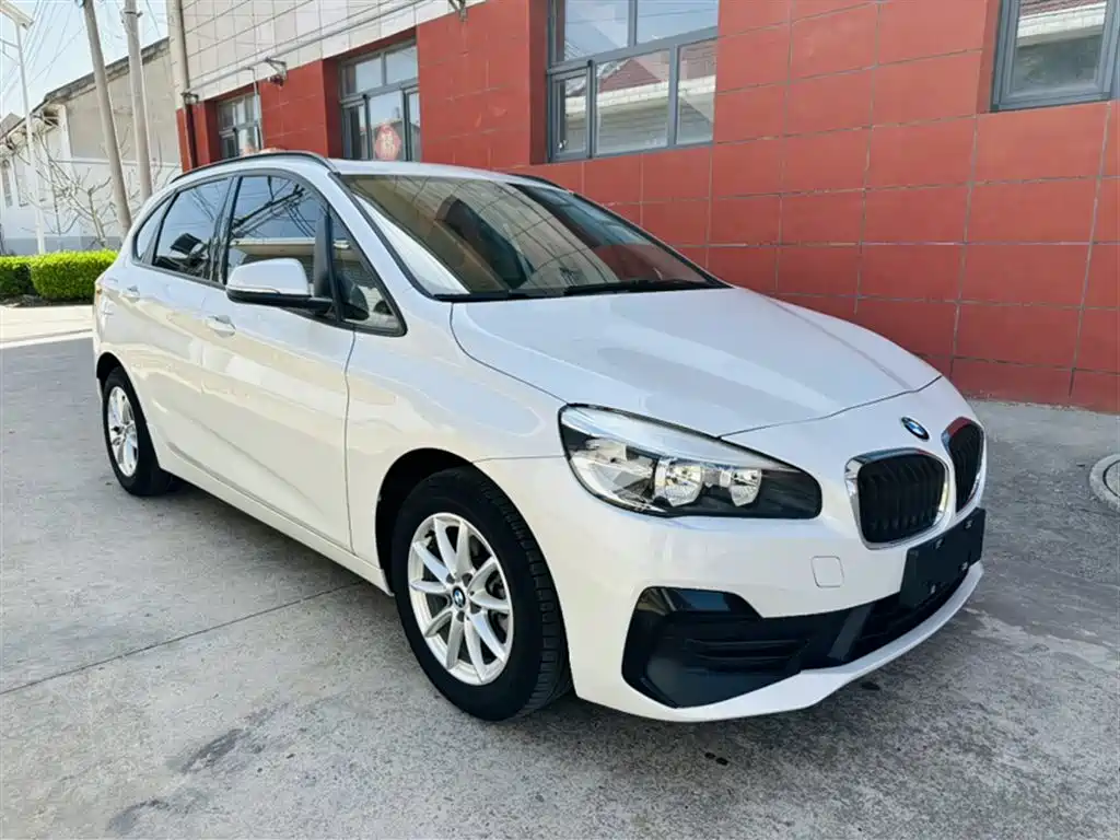 BMW 2 Series Touring 2019 218i Fashion фото 4
