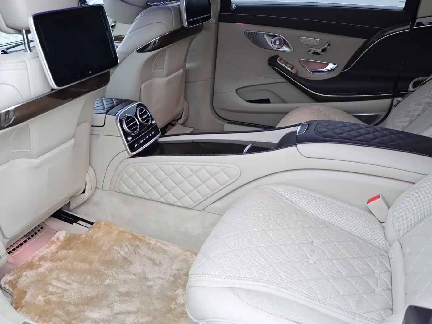 Фото 15 - Mercedes-Benz Maybach S-Class