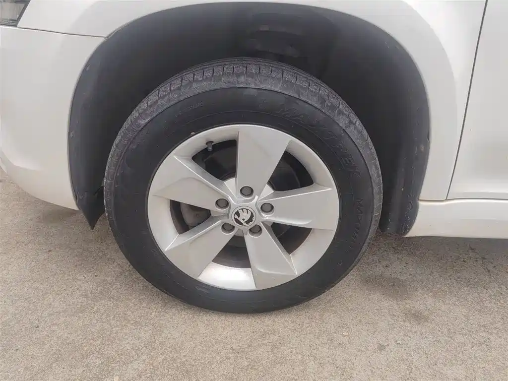 Škoda Yeti 2017 TSI280 DSG Advance фото 23