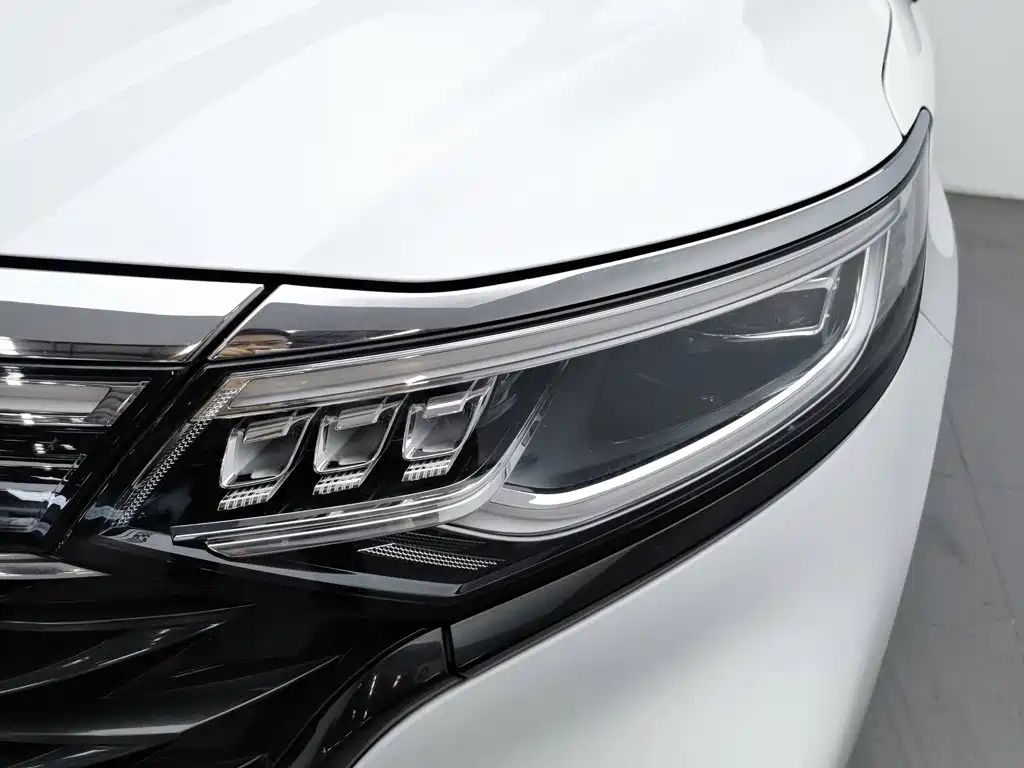 Roewe iMAX8 2021 2022 400TGI Gathering Edition