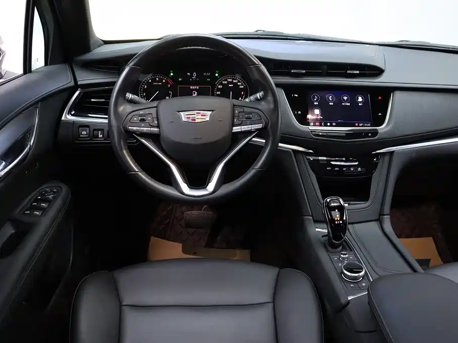 Фото 22 - Cadillac XT6