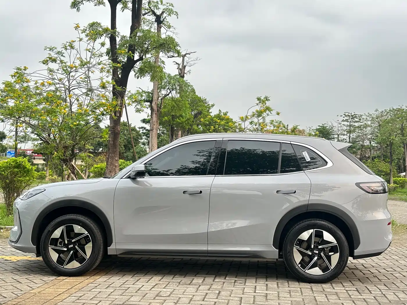 GEELY GALAXY GALAXY E5