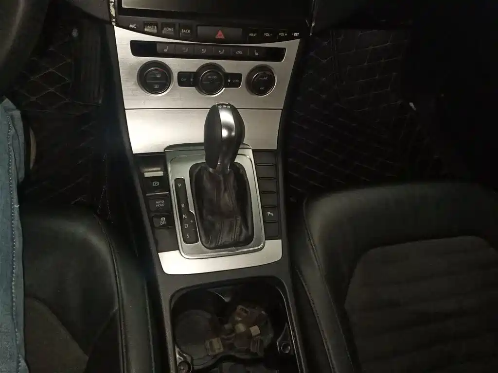 Volkswagen Magotan 2015 1.8TSI Luxury фото 14