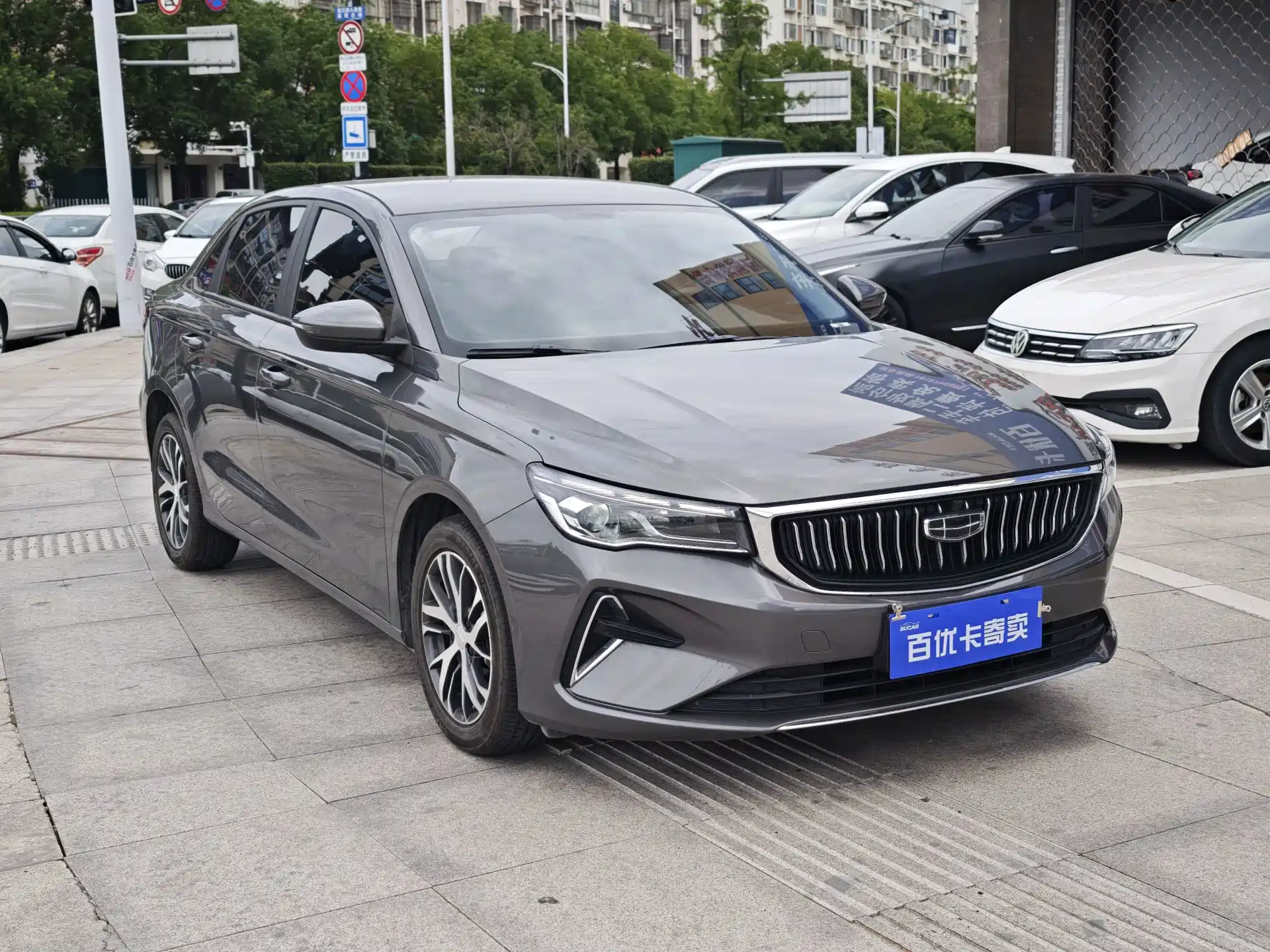 Фото 6 - Geely Emgrand