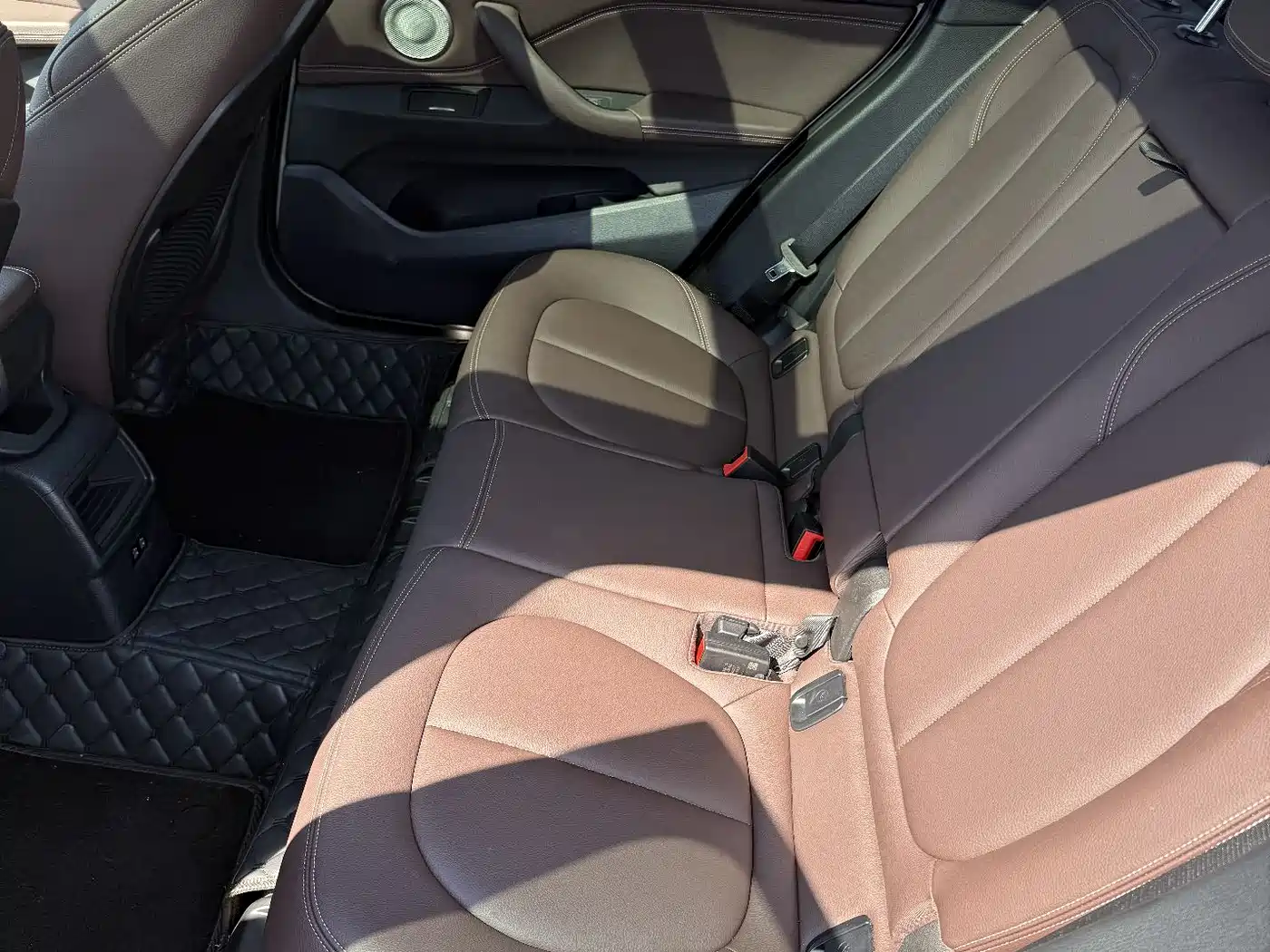 BMW X1 2022 sDrive20Li Fashion фото 14
