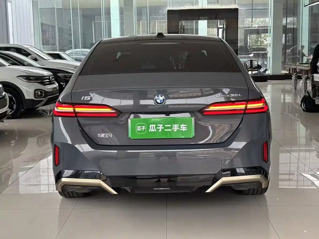 BMW i5 2024 2024 eDrive 35L Premium Model M Sport Package