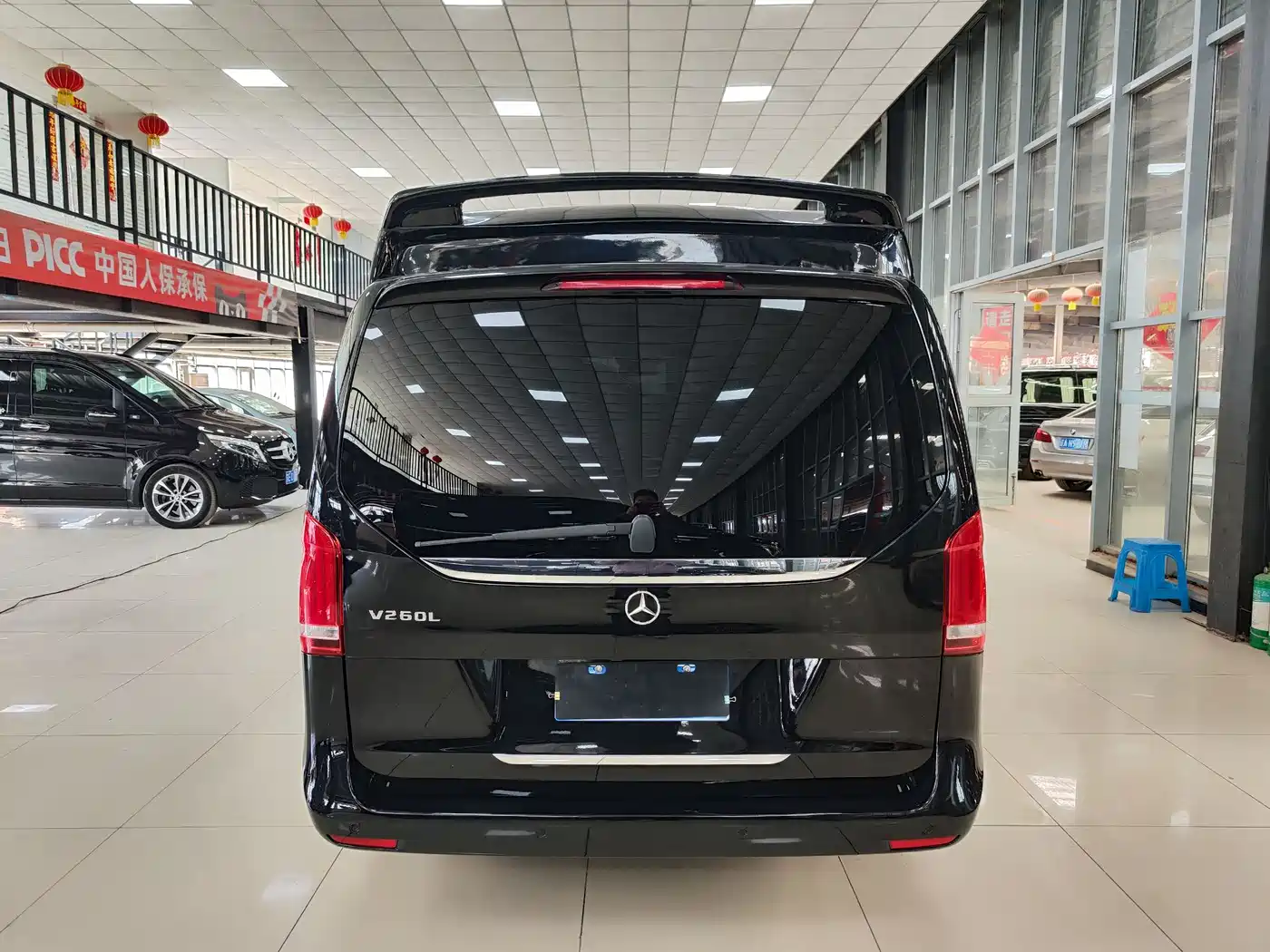 Mercedes-Benz V-Class 2018 V 260 L Premium Long Wheelbase Edition China VI фото 35