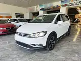 Photo 1 - Volkswagen Touran
