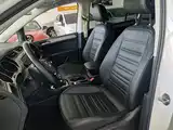 Photo 15 - Volkswagen Touran