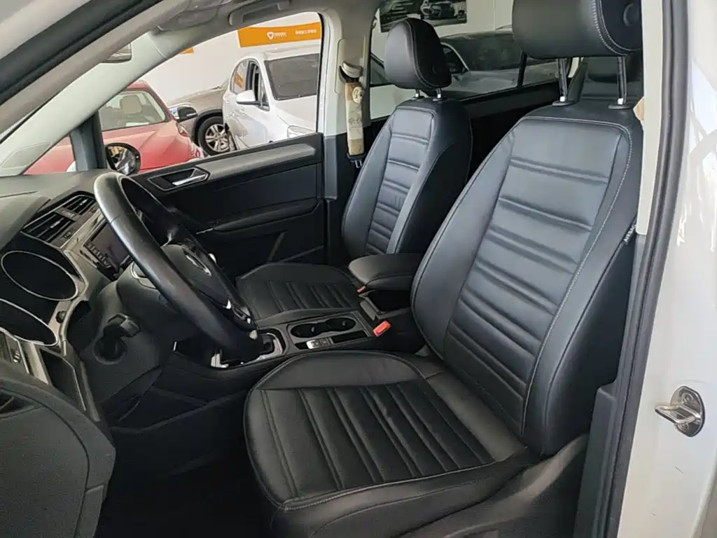Photo 15 - Volkswagen Touran