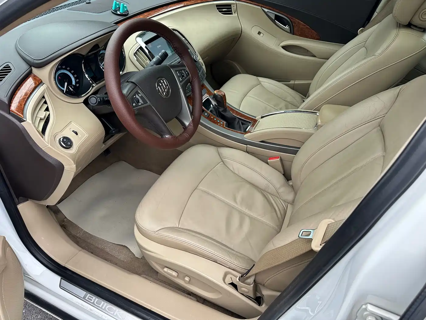 Фото 5 - Buick LaCrosse