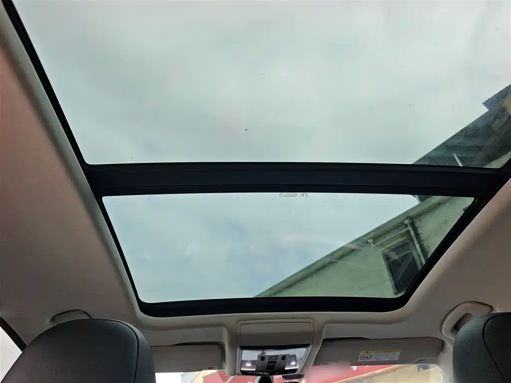 Volkswagen Passat 2021 Model 330TSI Elite Edition фото 18