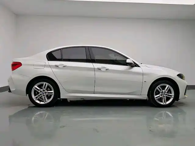BMW 1 Series 2020 Model 120i M Sport Package фото 17