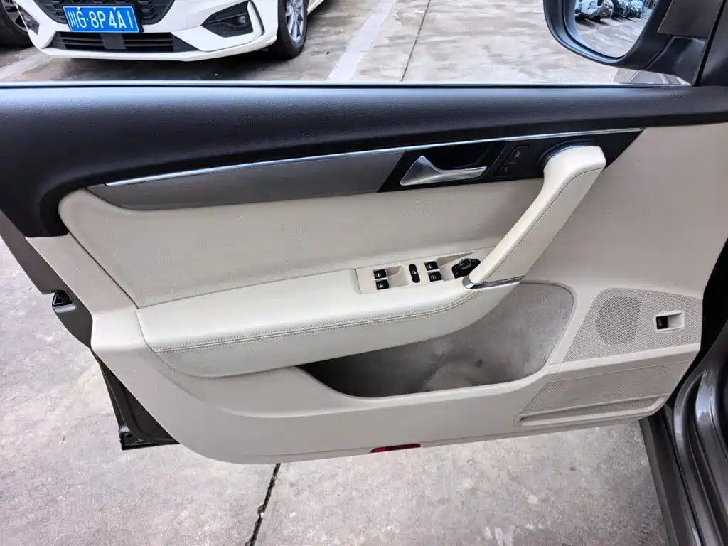 Volkswagen Magotan 2013 1.8TSI Luxury фото 8