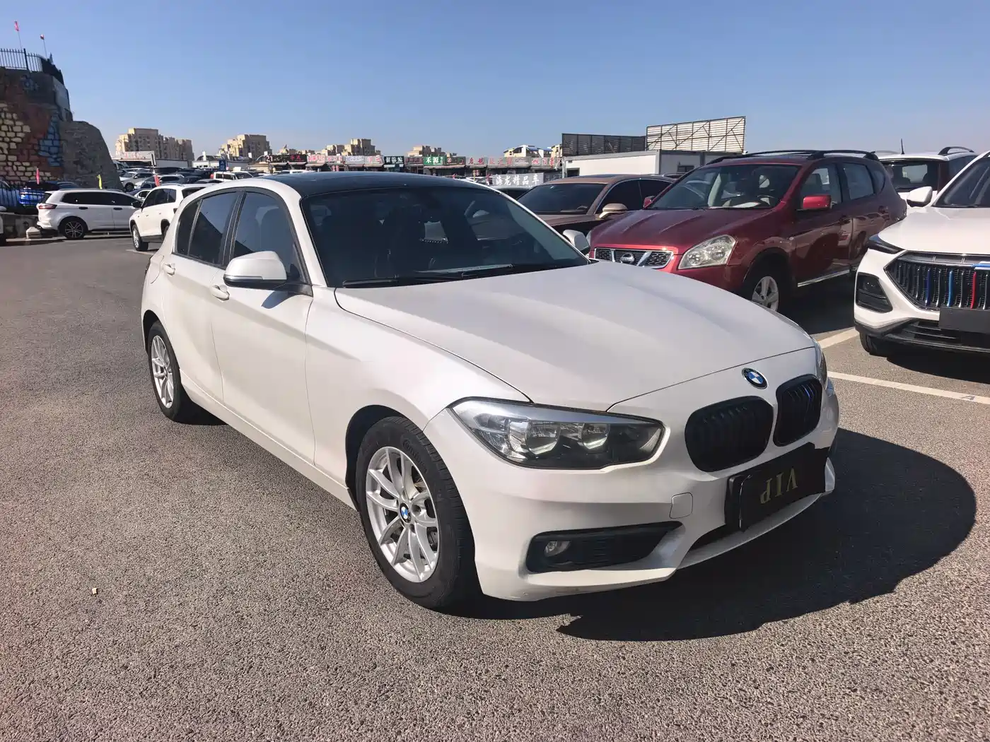 BMW 1 Series (Import) 2018 118i Leading фото 3