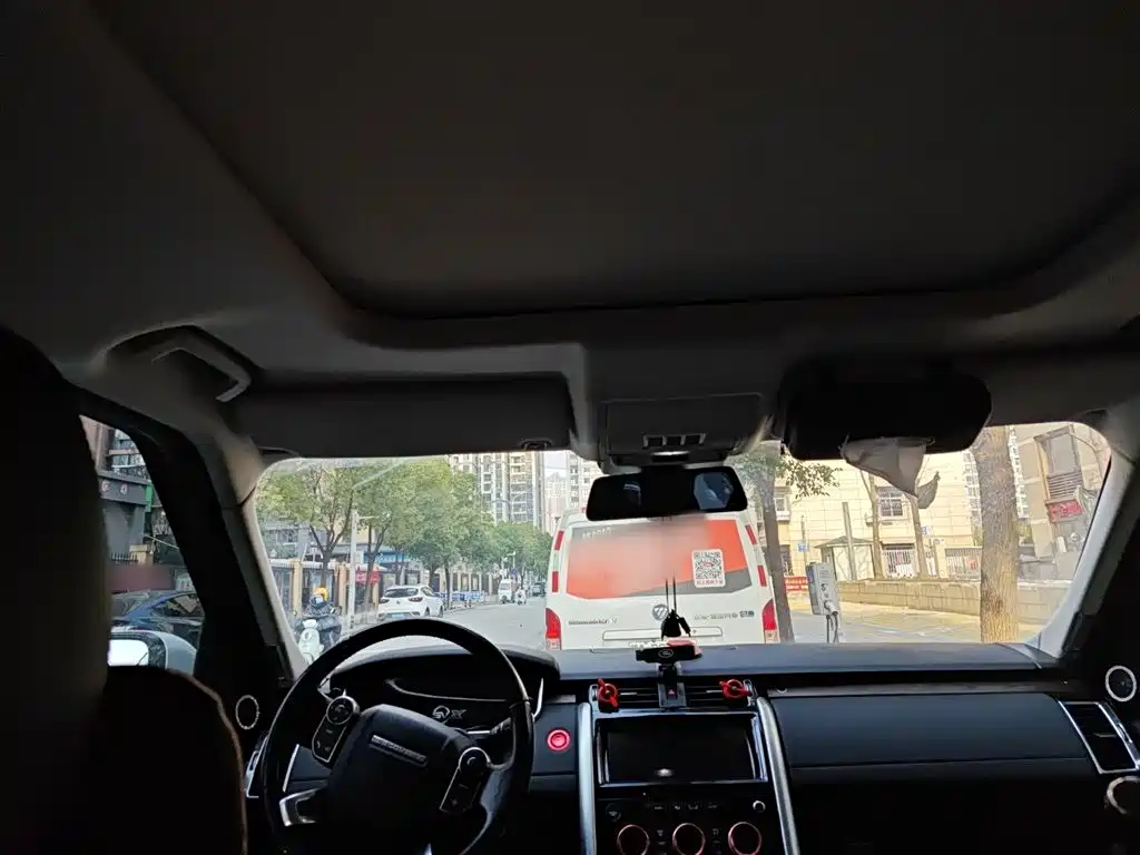 Land Rover Discovery 2018 3.0 SC V6 HSE фото 9