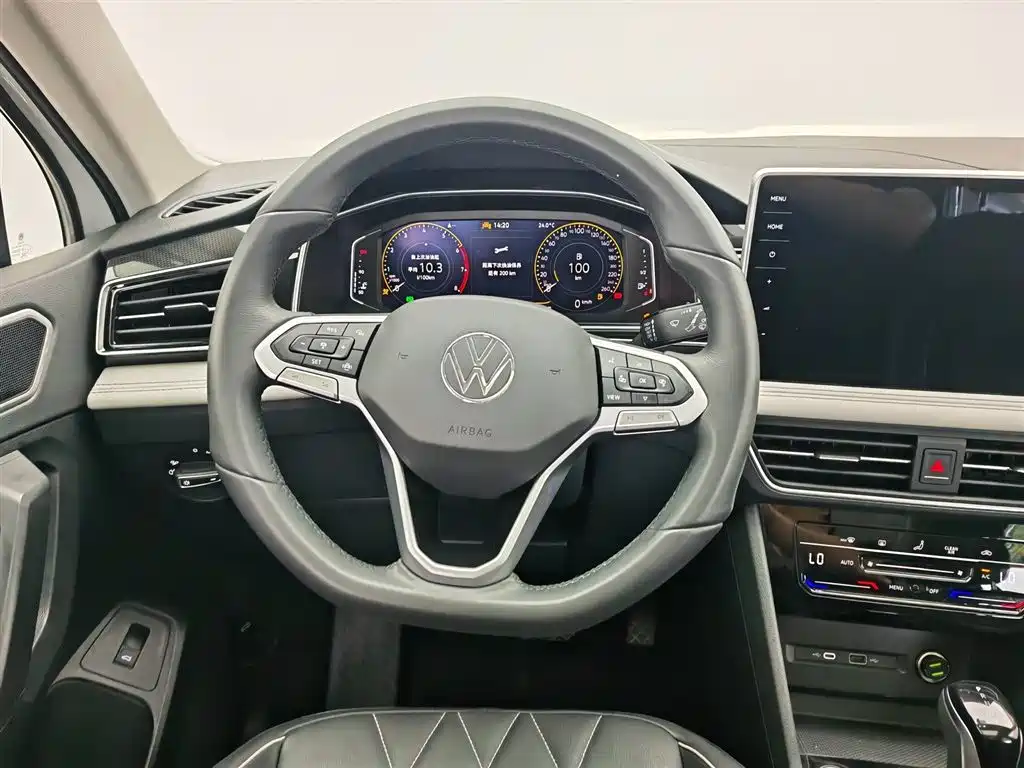 Volkswagen Tiguan L 2024 300TSI Auto 2WD Smart Edition фото 11
