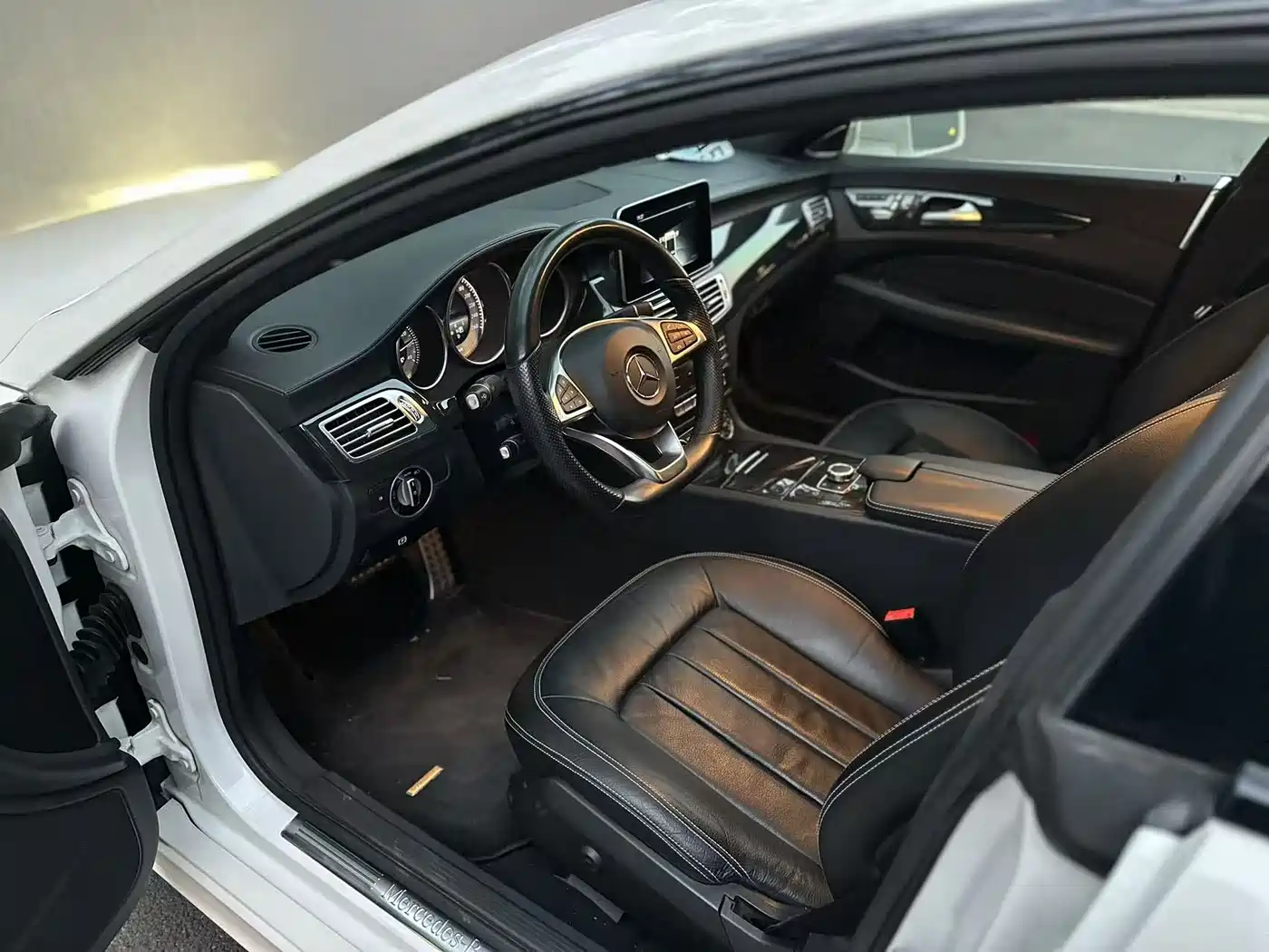 Mercedes-Benz CLS 2017 CLS 320 Elegance Edition фото 8
