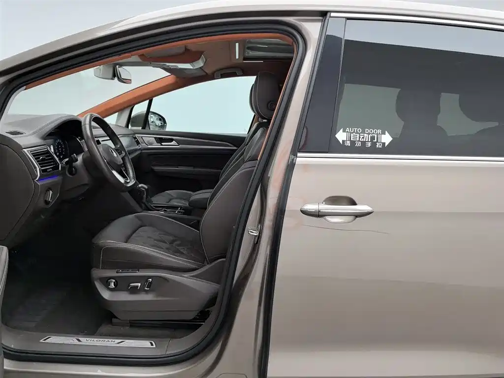 Volkswagen Viloran 2020 380TSI Premium фото 10