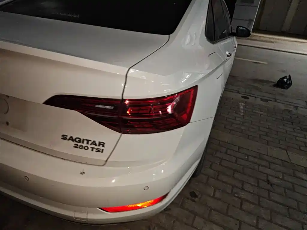 Volkswagen Sagitar 2022 280TSI DSG Surpassing Edition фото 24