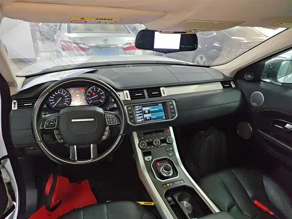 Land Rover Range Rover Evoque 2015 2.0T 5-Door Fashion Edition фото 6