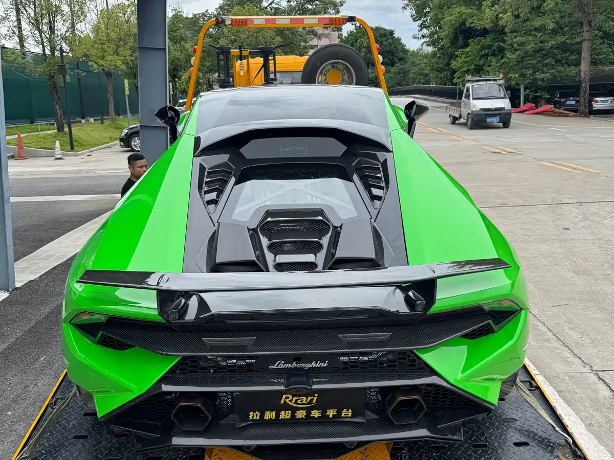 LAMBORGHINI HURACÁN