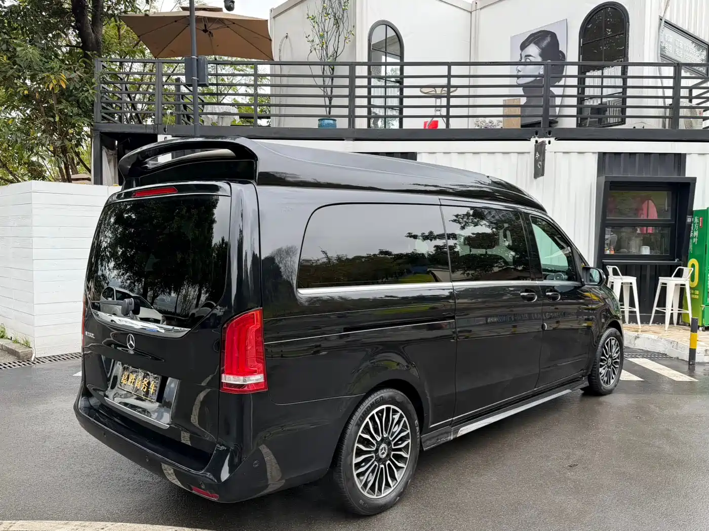 Mercedes-Benz V-Class 2018 V 260 L Premium Long Wheelbase Edition China VI фото 4