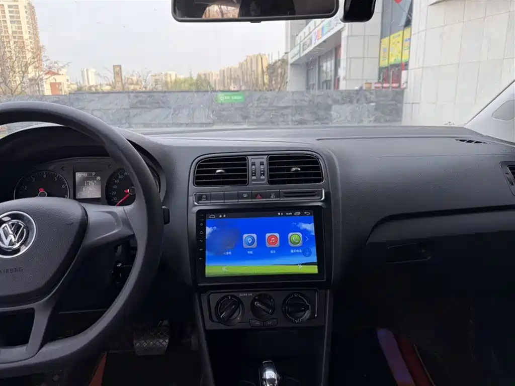 Volkswagen Polo 2018 1.5L Auto Safe Drive фото 5