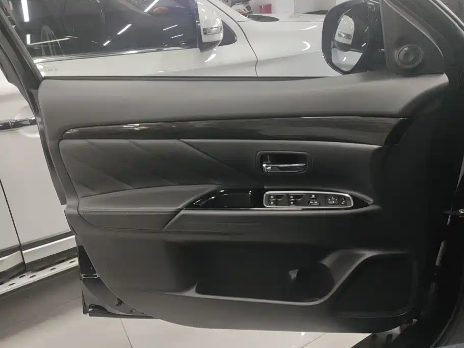 Mitsubishi Outlander 2021 2019 2.0L 2WD Enjoy Edition 5-seater China V