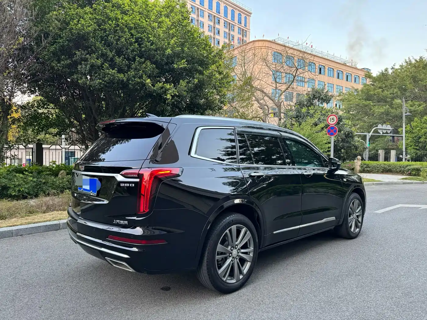 CADILLAC XT6