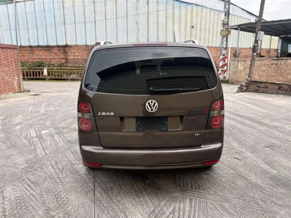Volkswagen Touran 2011 1.4T DSG Smart Elegance 5-seater фото 6